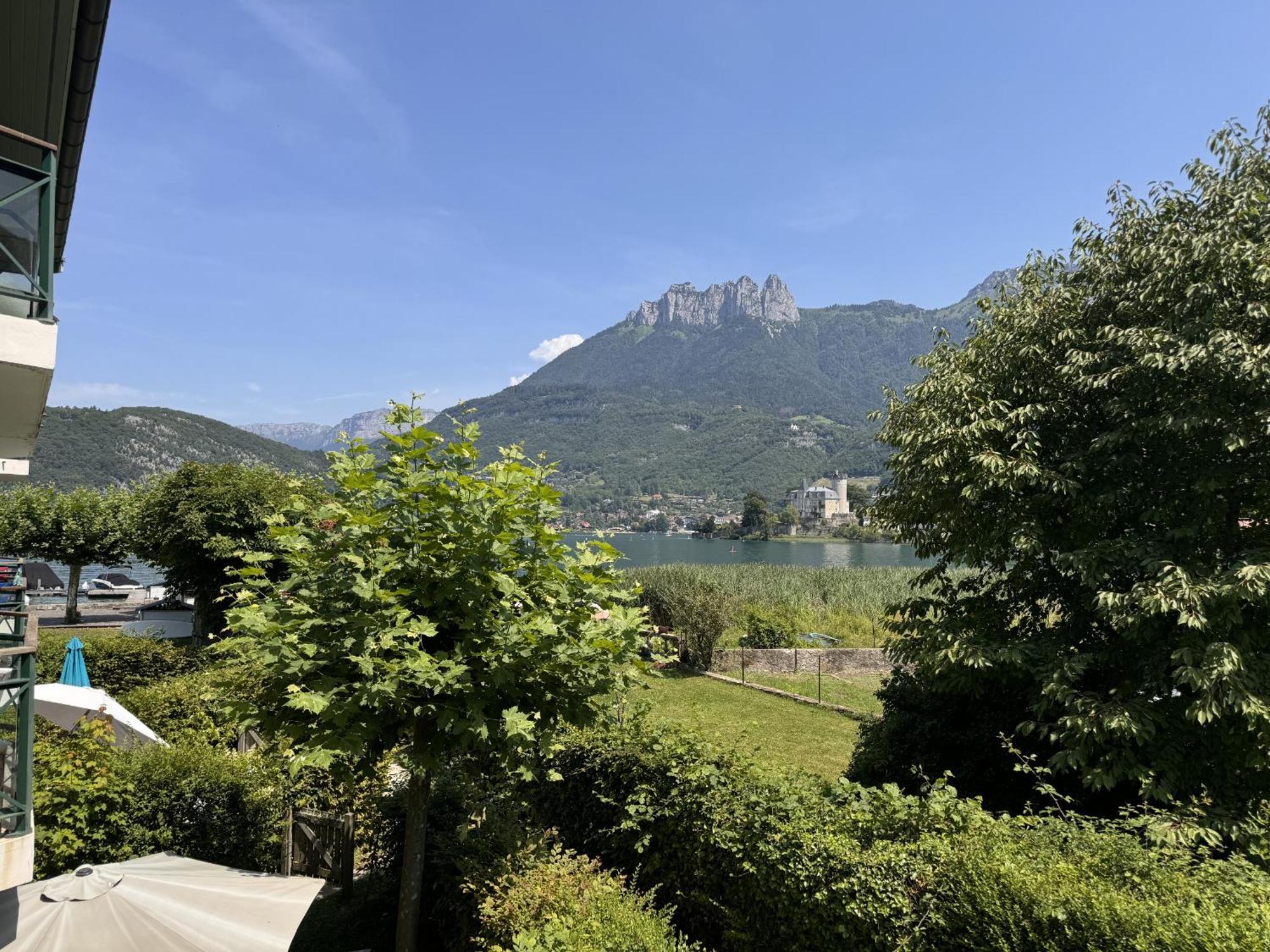 Studio La Baie Des Voiles Vue Lac Et Montagne Apartment Duingt Exterior photo